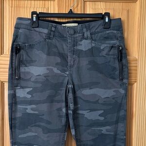 Women’s skinny camouflage jeans